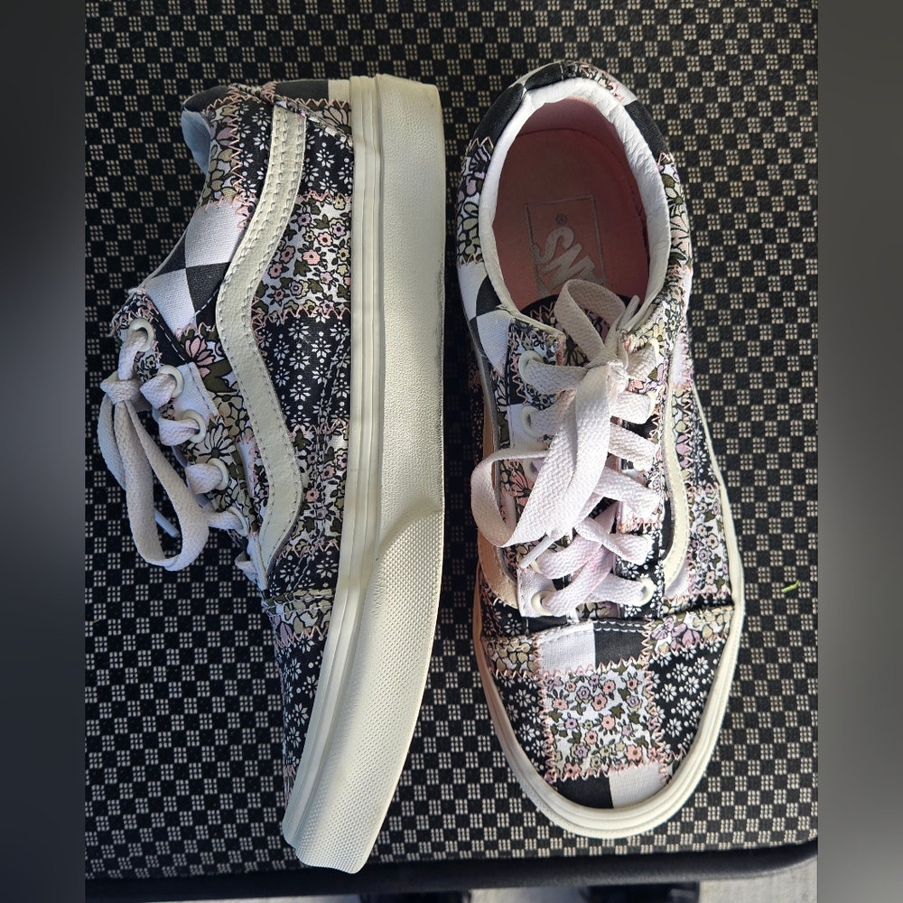 Vans Black and‎ White Speckled Sneakers Classic Skate Style - Picture 5 of 8